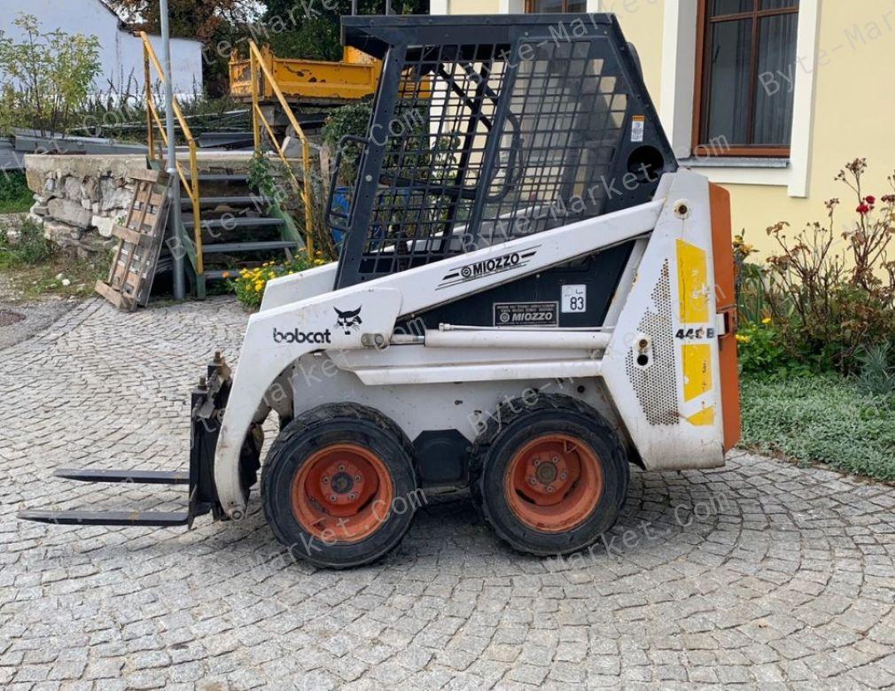 Bobcat Loader 440B Service Manual in PDF image