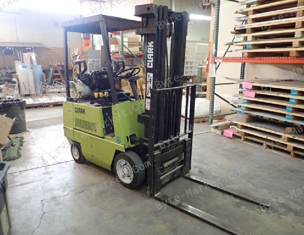 Clark G127/GP127/G127E/GP127E Lift Trucks Service Manual in PDF image