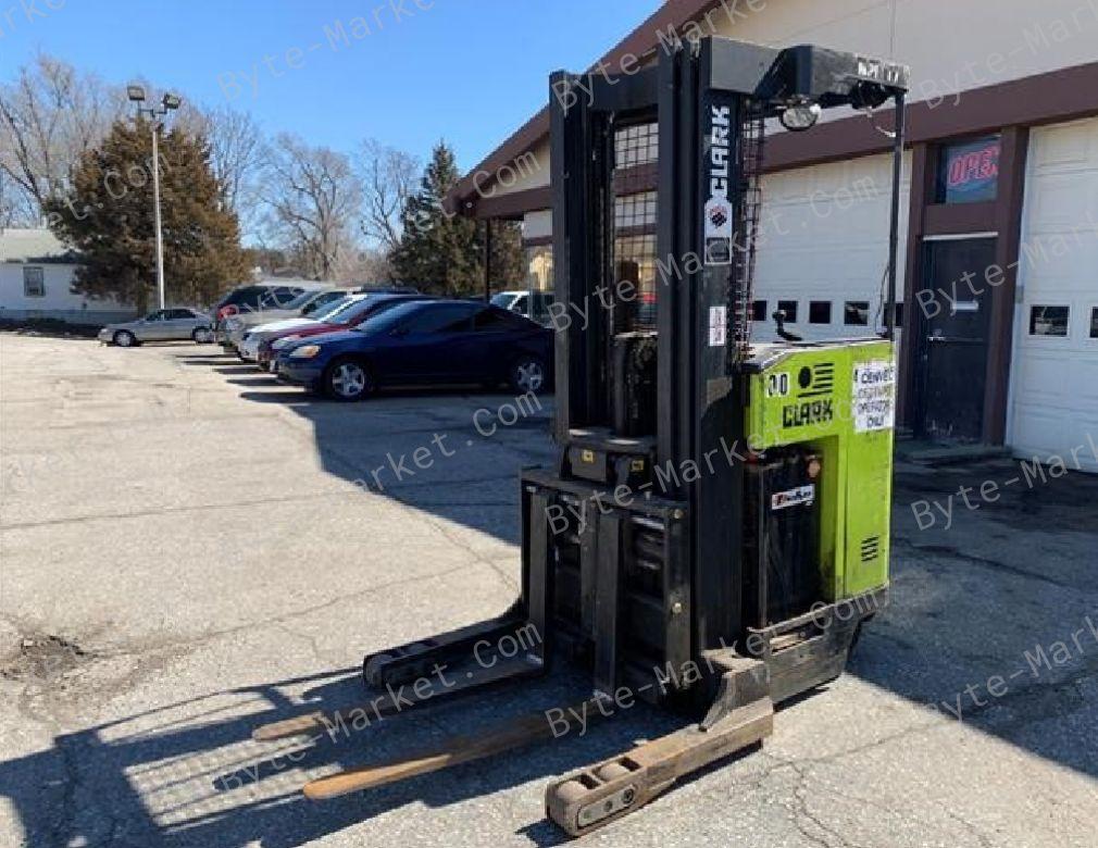 Clark NPR 17/20 Lift Trucks Service Manual in PDF image