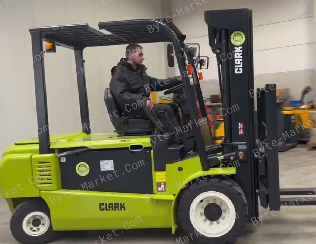 Clark SF35-45D/L CMP40-50sD/L Lift Trucks Service Manual in PDF image